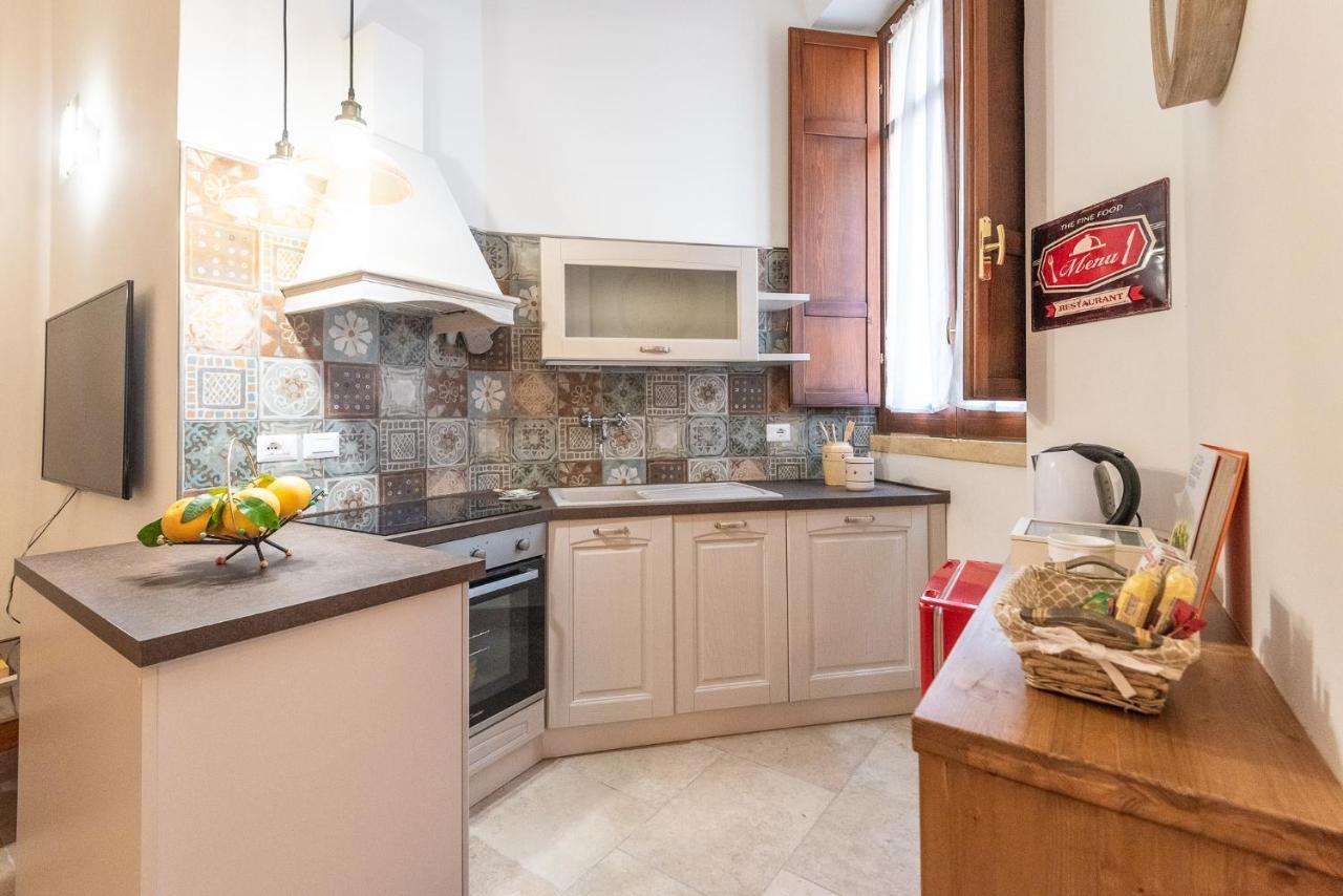Rubichi 6 - Old Town Apartment Sit Lecce Kültér fotó