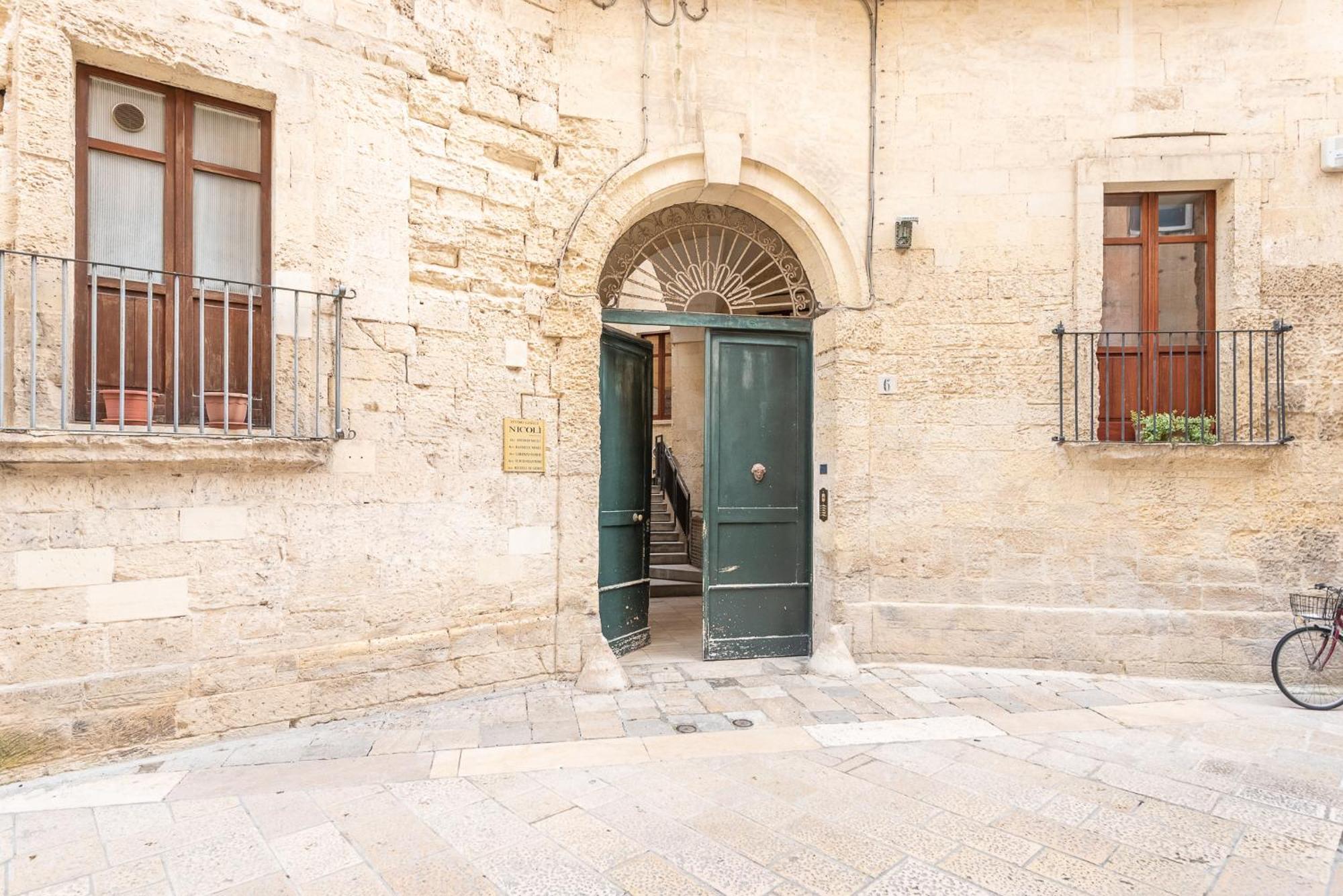 Rubichi 6 - Old Town Apartment Sit Lecce Kültér fotó