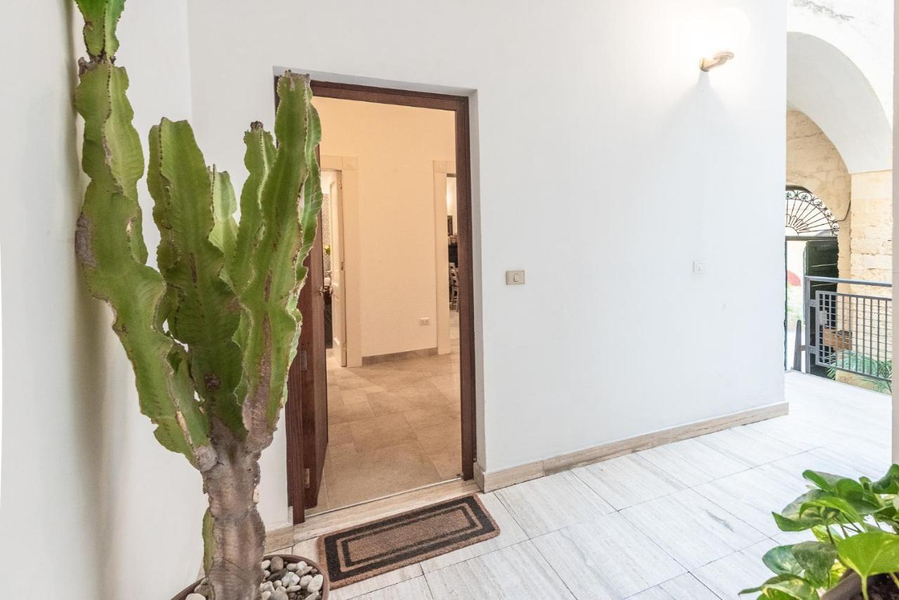 Rubichi 6 - Old Town Apartment Sit Lecce Kültér fotó